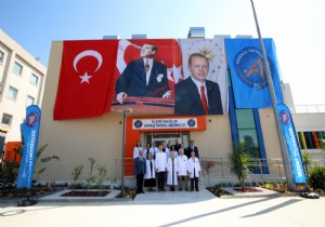 Akdeniz Üniversitesin'de Kanser Tedavisinde İlkin Müjdesini Prof. Dr . Özkan Çifti Verdi